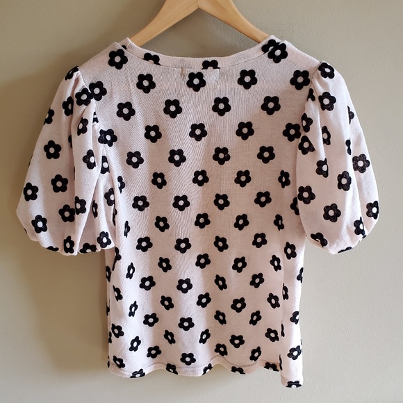 Flower Pattern Top puff sleeve Sz M - Picture 7 of 10
